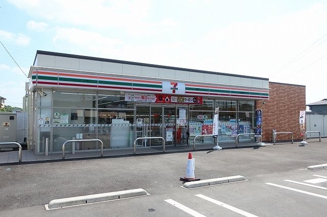 近くのコンビニまで2,000m（徒歩25分）