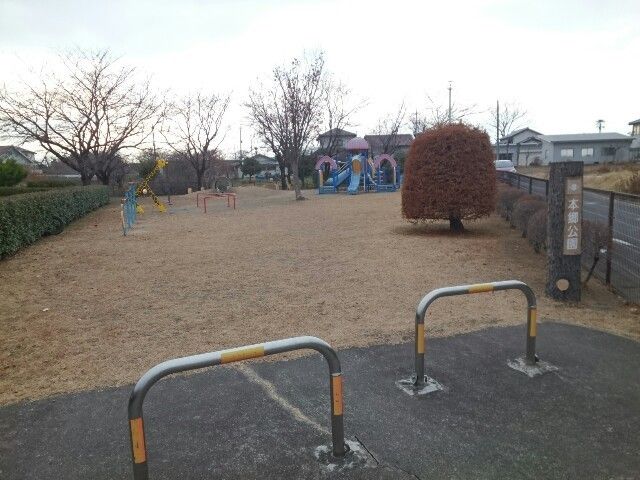 近くの本郷公園まで750m（徒歩10分）