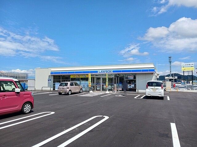 近くのローソンまで209m（徒歩3分）