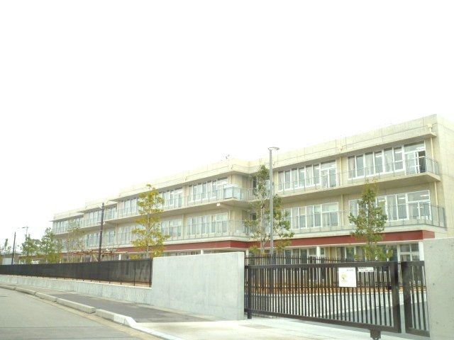近くの西小学校まで160m（徒歩2分）