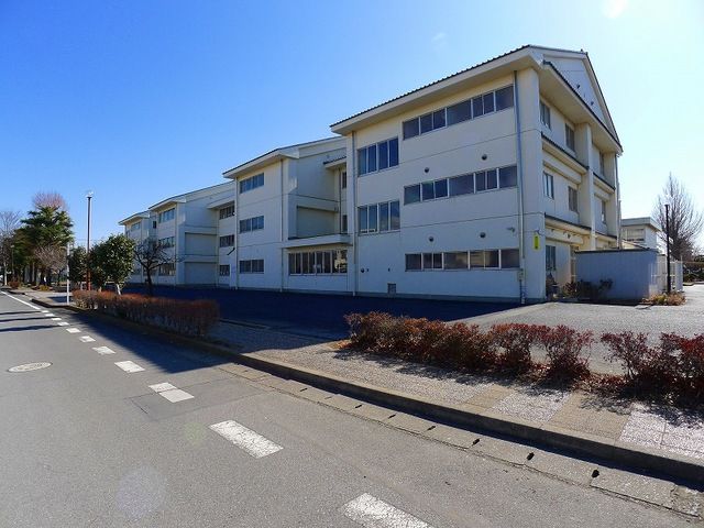 近くの第一小学校まで550m(徒歩7分)