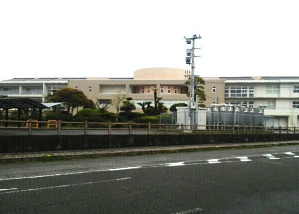 近くの安岐中学校まで340m(徒歩5分)