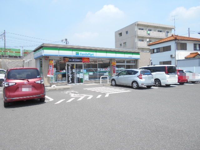 近くのファミリーマート瑞穂牛牧店まで290m（徒歩4分）