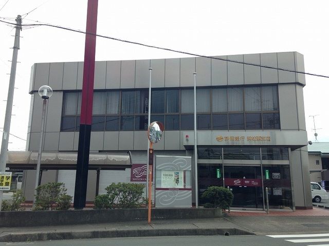 近くの銀行まで1,100m（徒歩14分）