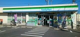近くのファミリーマート豊川上野店様まで160m（徒歩2分）