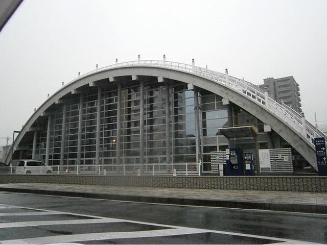 近くの児島文化センターまで1,600m（徒歩20分）