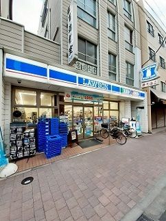 近くのローソン 巣鴨四丁目店まで101m（徒歩2分）