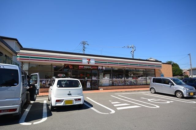 近くのセブンイレブンまで600m(徒歩8分)