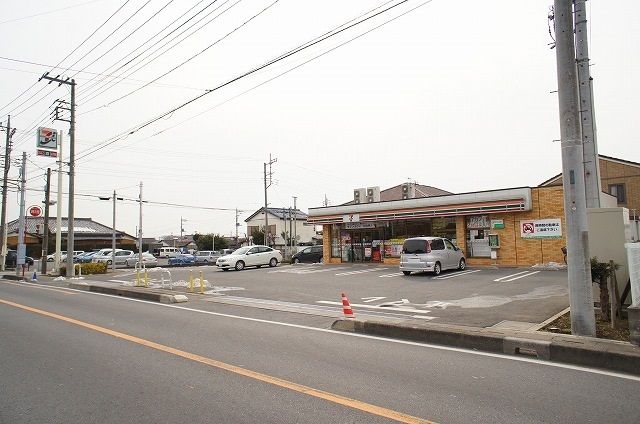 近くのセブン　さいたま円阿弥2丁目店まで700m（徒歩9分）
