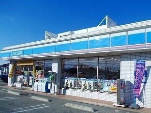 近くのローソンまで1,800m（徒歩23分）