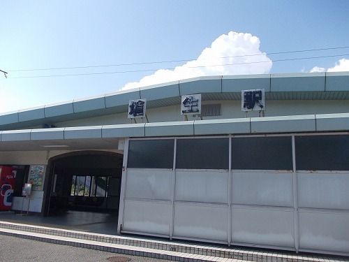 近くの埴生駅まで2,700m(徒歩34分)