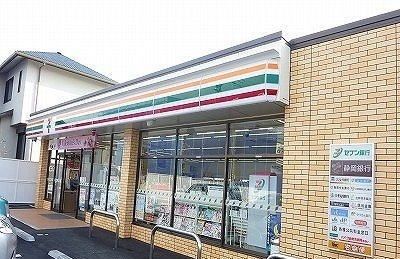 近くのセブンイレブン沼津一本松店まで1,100m（徒歩14分）