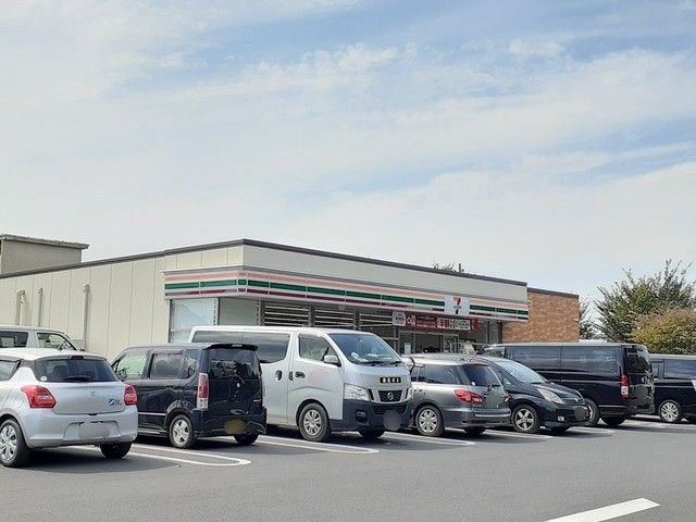 近くのコンビニまで800m（徒歩10分）