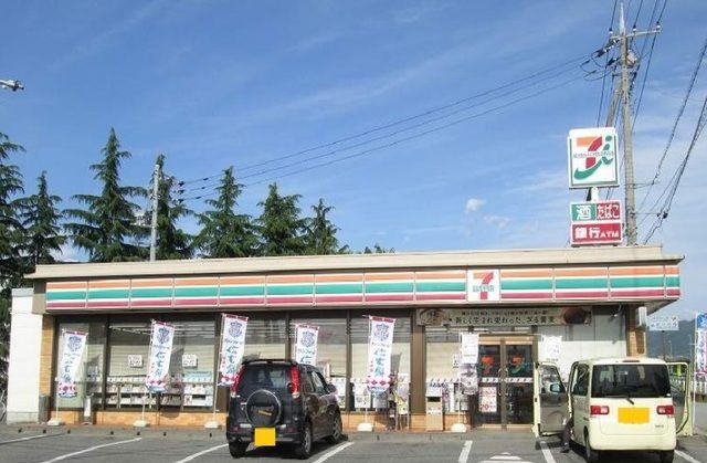 近くのセブンイレブン甲斐一宮インターまで850m（徒歩11分）