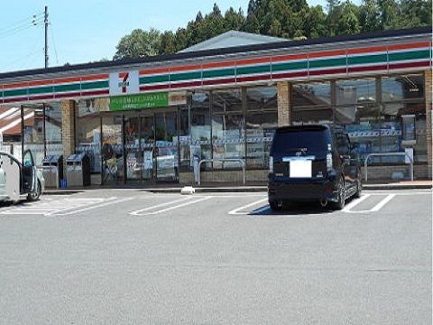 近くのセブンイレブン須賀川影沼町店まで400m(徒歩5分)