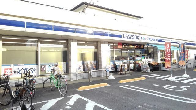 近くのコンビニまで550m（徒歩7分）