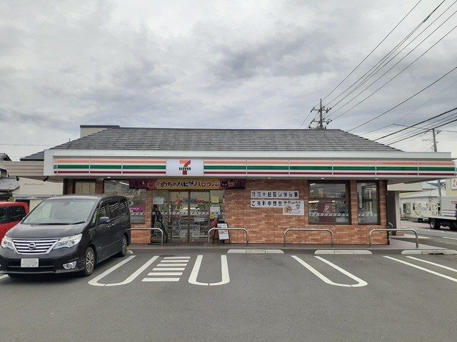 近くのセブンイレブン小田原飯泉南店まで350m（徒歩5分）
