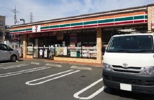 近くのセブンイレブンまで100m（徒歩2分）
