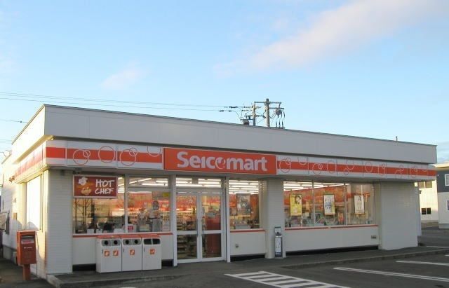 近くのコンビニまで160m（徒歩2分）