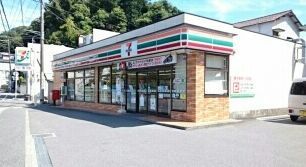 近くのセブンイレブン鎌倉玉縄店まで107m（徒歩2分）