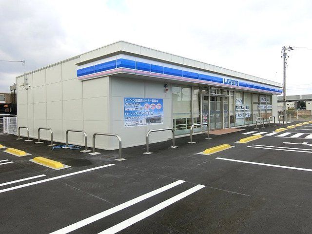 近くのコンビニまで350m（徒歩5分）