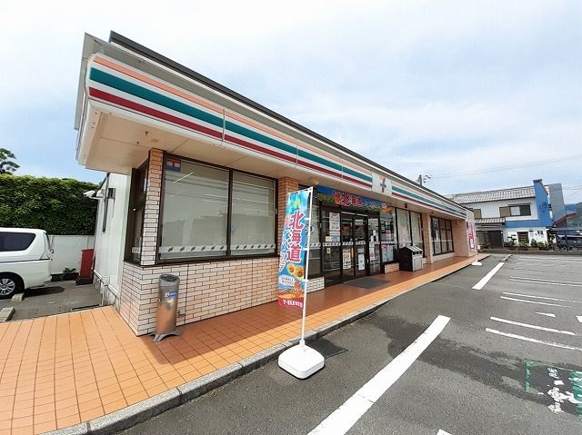 近くのセブンイレブン　中の島店まで110m（徒歩2分）