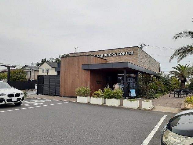 近くのスターバックスさいたま大和田店まで700m（徒歩9分）