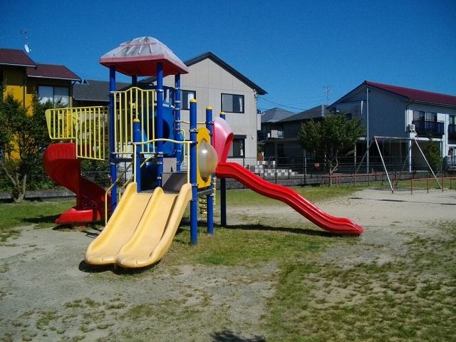 近くの新雲山ふれあい公園まで100m(徒歩2分)