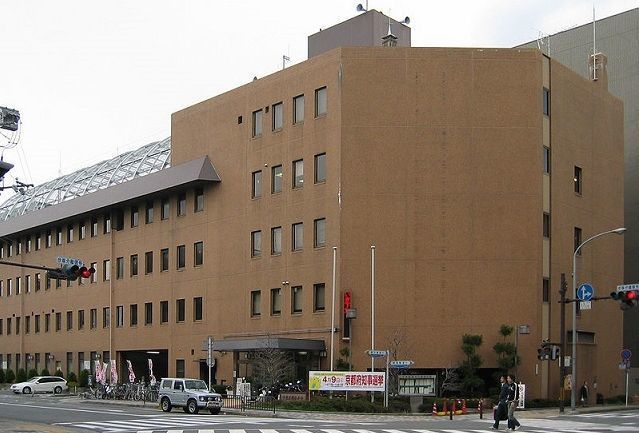 近くの下京区役所まで1,340m（徒歩17分）