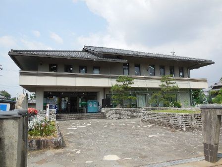 近くの江南市図書館まで610m（徒歩8分）