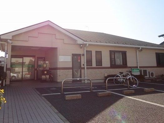 近くの新家クリニックまで20m（徒歩1分）