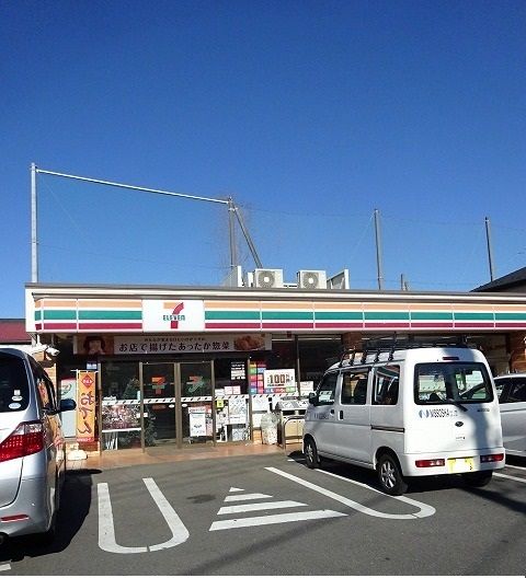 近くのセブンイレブンまで650m（徒歩9分）