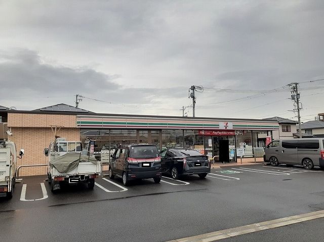 近くのセブンイレブン寺家町店まで550m(徒歩7分)