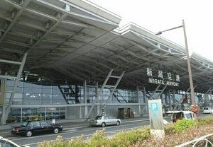近くの新潟空港まで1,230m(徒歩16分)