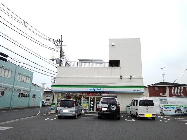 近くのコンビニまで30m（徒歩1分）