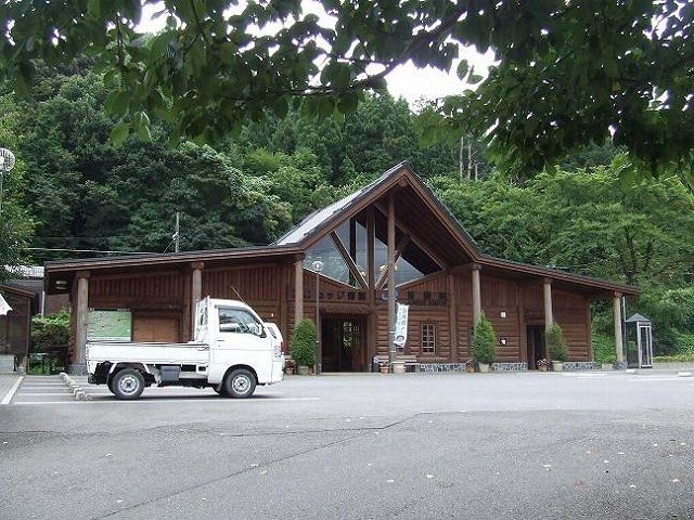 近くの青郷駅まで500m（徒歩7分）