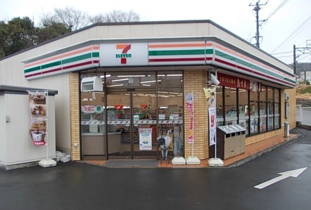 近くのセブンイレブンまで350m（徒歩5分）