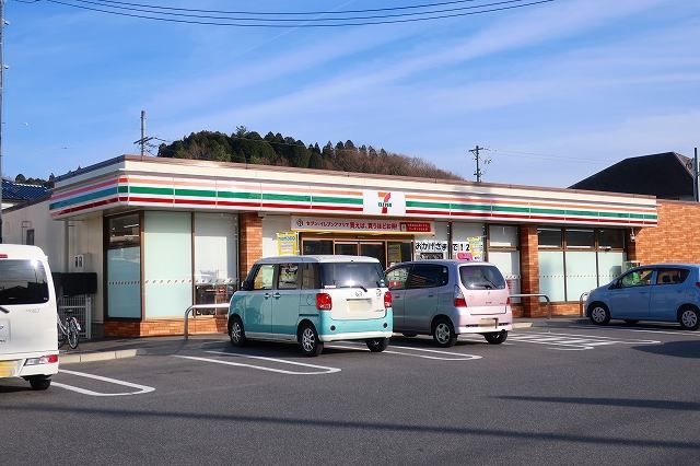 近くのセブンイレブンまで650m（徒歩9分）