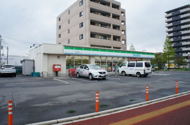 近くのファミマ　浦和美園駅前店まで600m（徒歩8分）
