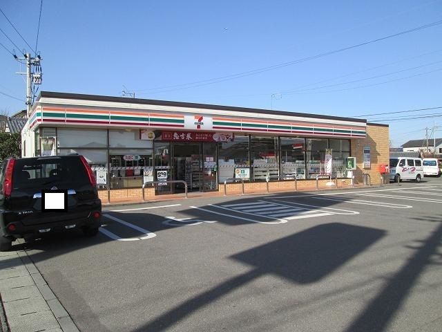 近くのセブンイレブン宮崎空港前店まで400m（徒歩5分）