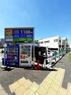 近くのNPC24H徳丸パーキングまで183m（徒歩3分）