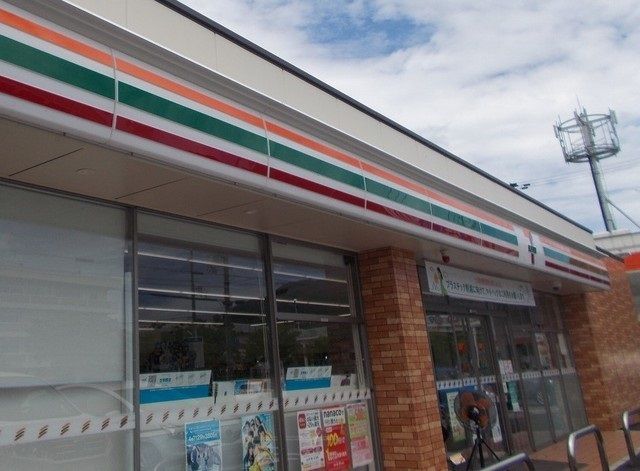 近くのセブンイレブン舞鶴北田辺店まで110m（徒歩2分）