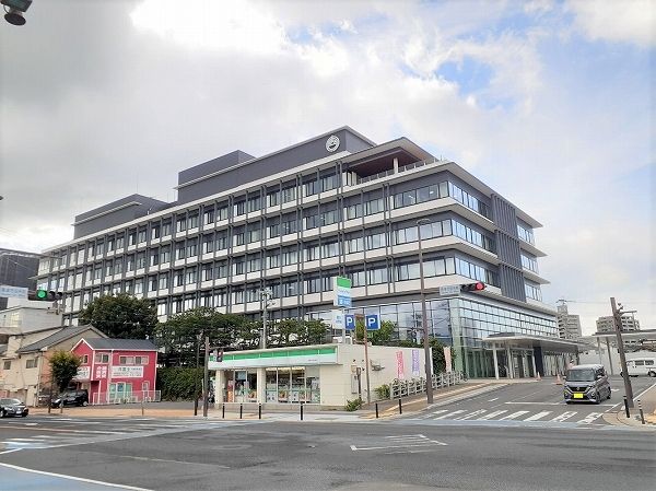 近くの唐津市役所まで610m(徒歩8分)