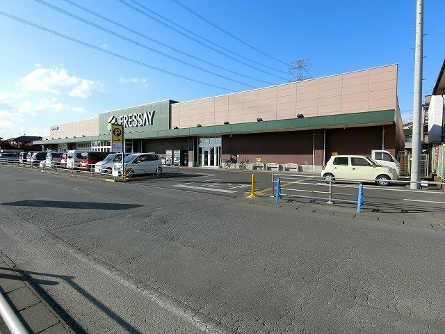 近くのフレッセイ宝泉店まで1,200m(徒歩15分)
