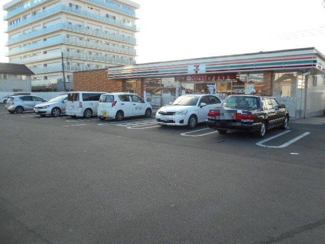 近くのセブンイレブン陽東5丁目店まで350m(徒歩5分)