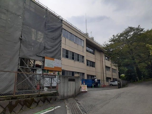 近くの渋川市立渋川西小学校まで550m(徒歩7分)