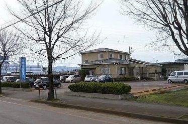 近くの病院まで1,100m（徒歩14分）