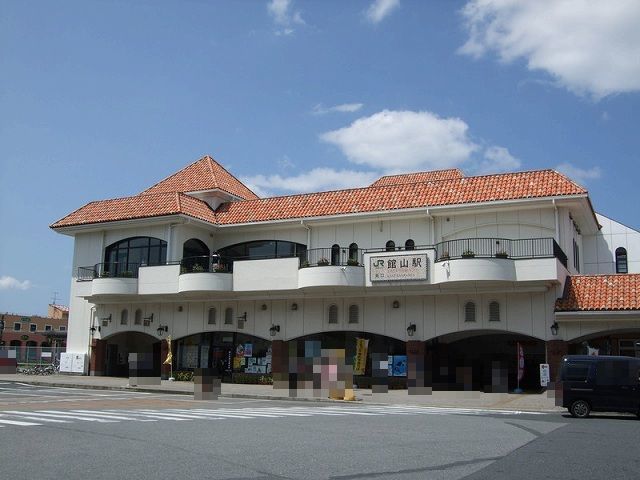 近くの内房線館山駅まで2,200m（徒歩28分）