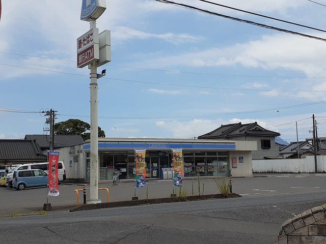 近くのローソン姶良東原店まで80m（徒歩1分）