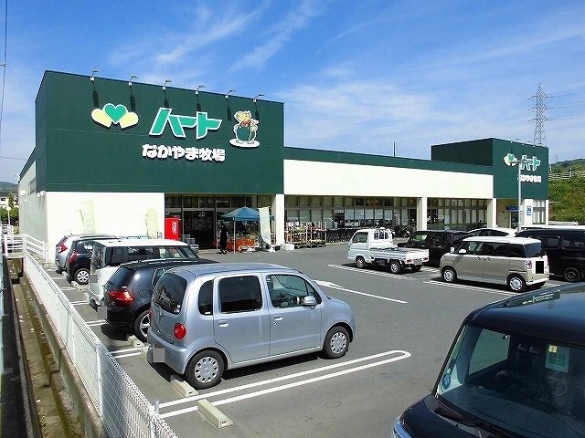 近くのハート坪生店まで350m（徒歩5分）